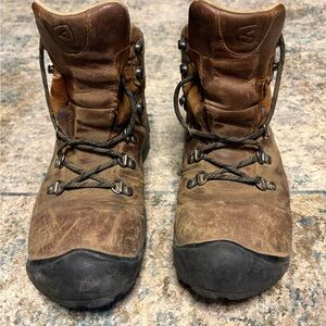 Keen Men's Distressed Brown Leather Boots